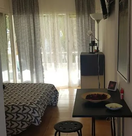 아파트 Sunrise Studio, Garden View & Wifi Free *